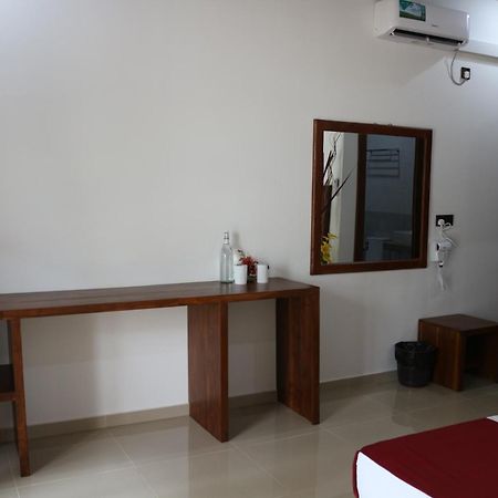 High Park Hotel Nilaveli Ngoại thất bức ảnh