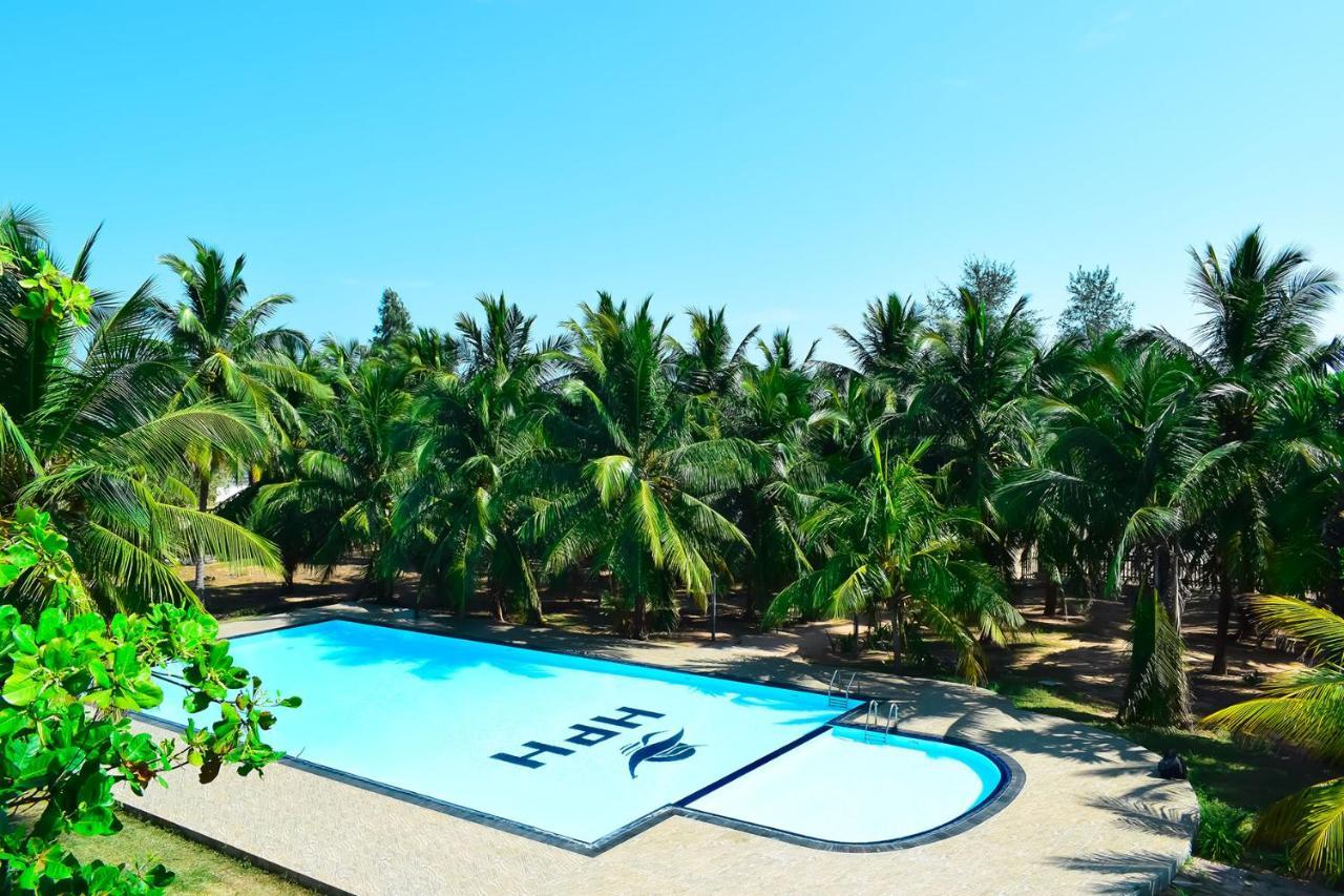 High Park Hotel Nilaveli Ngoại thất bức ảnh