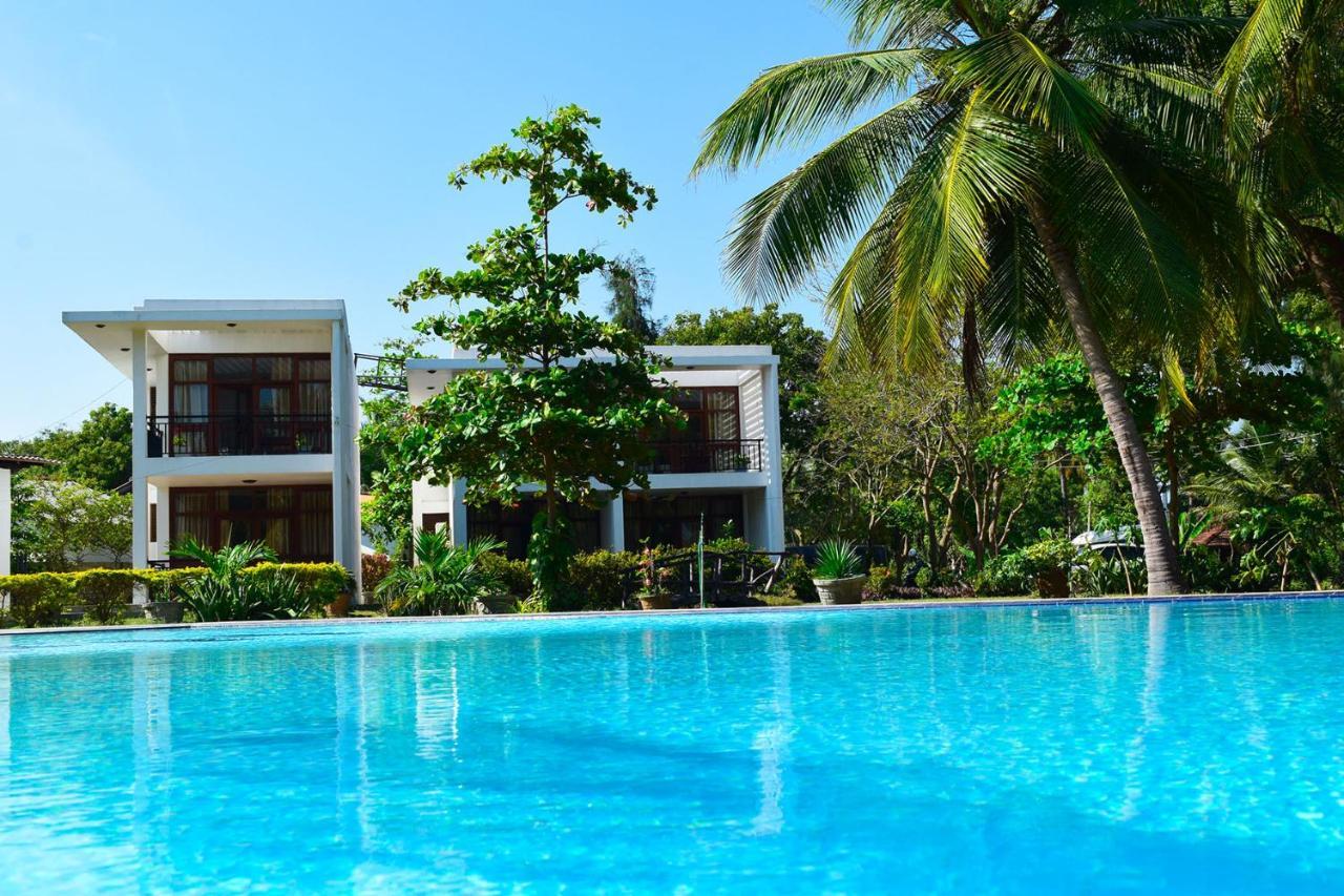 High Park Hotel Nilaveli Ngoại thất bức ảnh