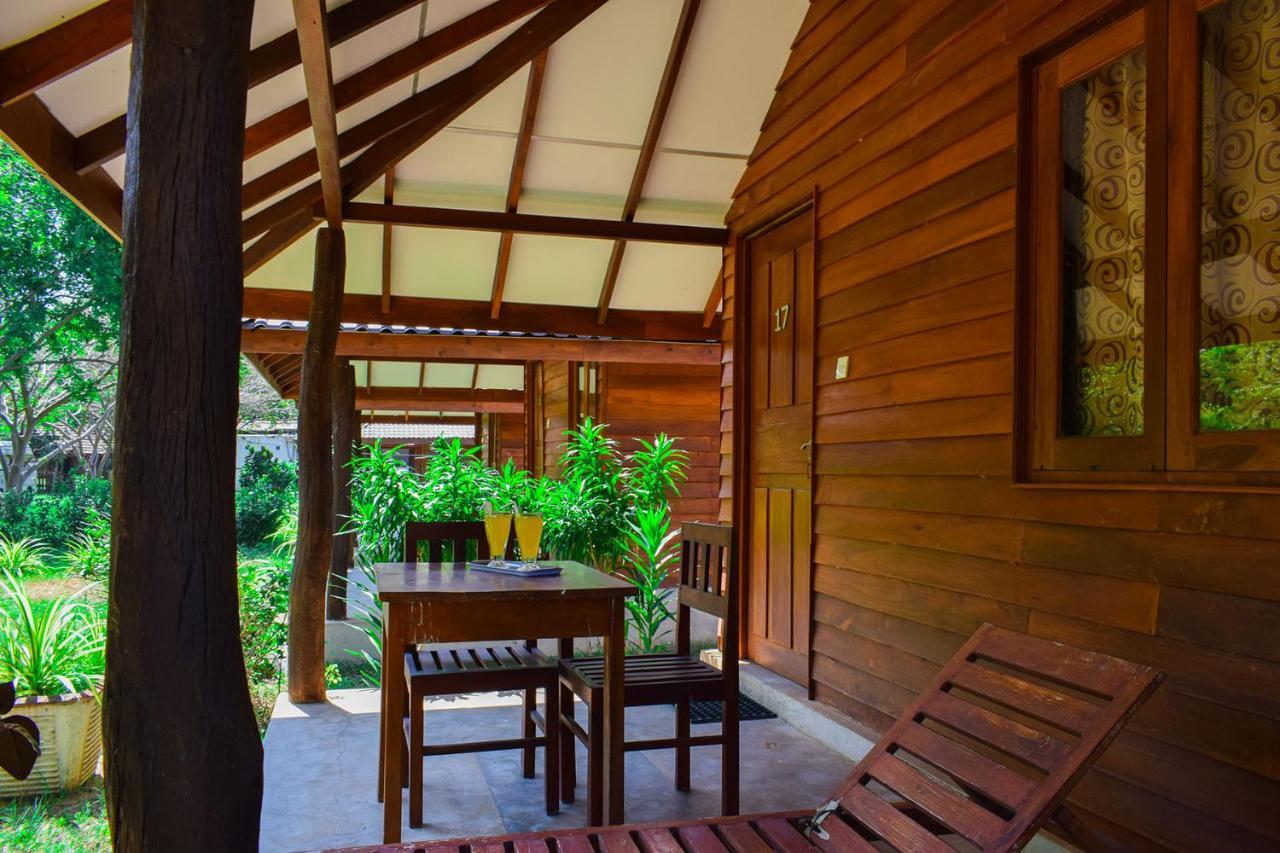 High Park Hotel Nilaveli Ngoại thất bức ảnh