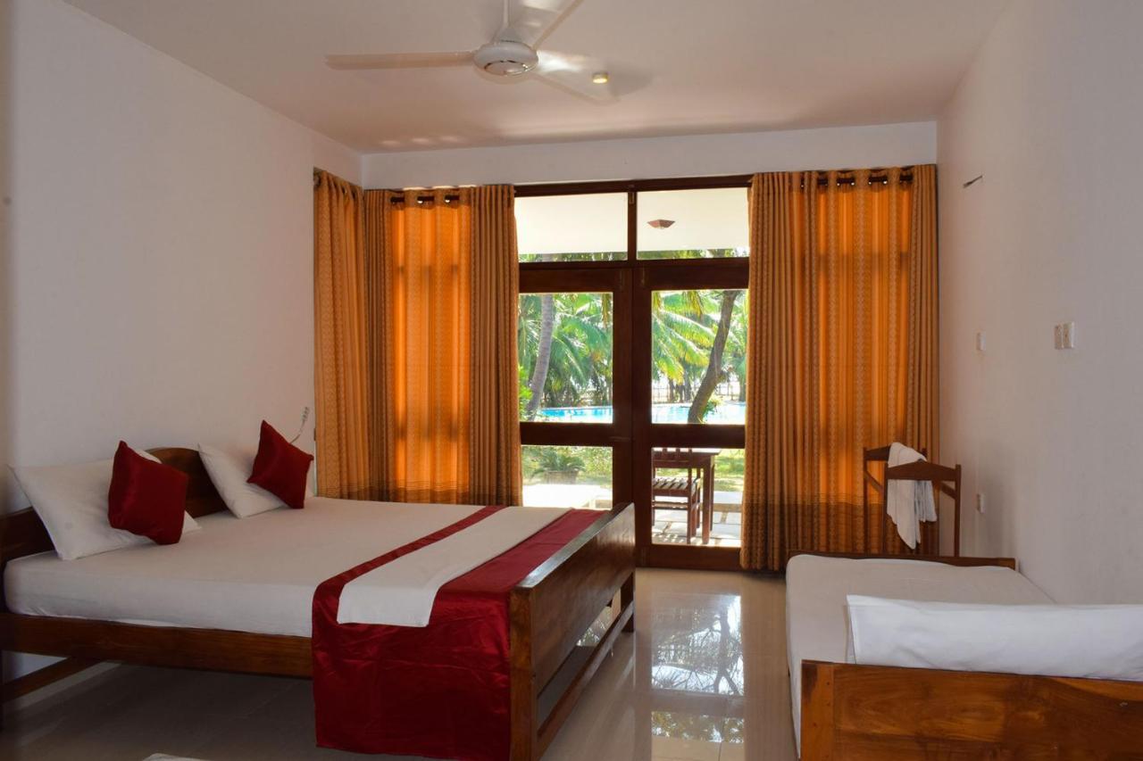 High Park Hotel Nilaveli Ngoại thất bức ảnh