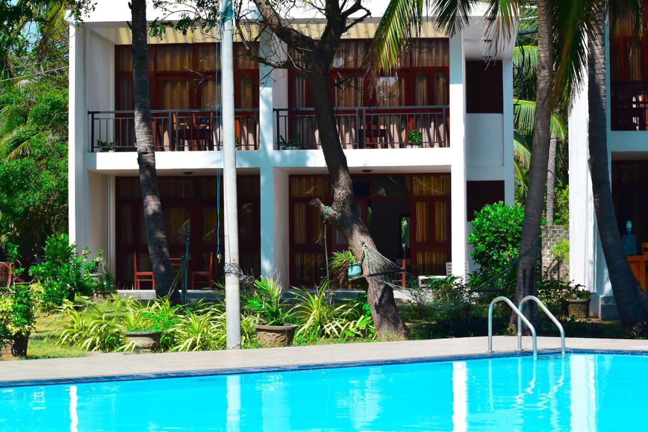 High Park Hotel Nilaveli Ngoại thất bức ảnh