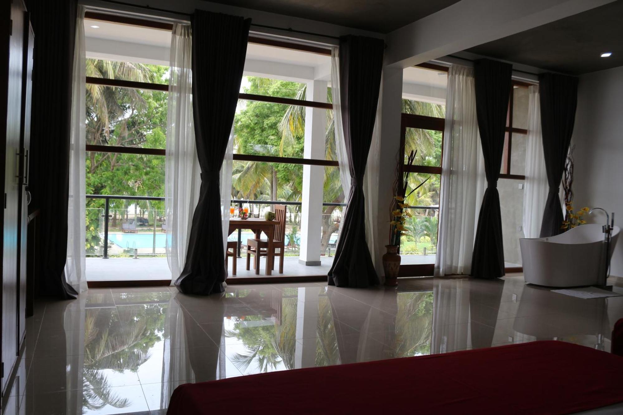 High Park Hotel Nilaveli Ngoại thất bức ảnh