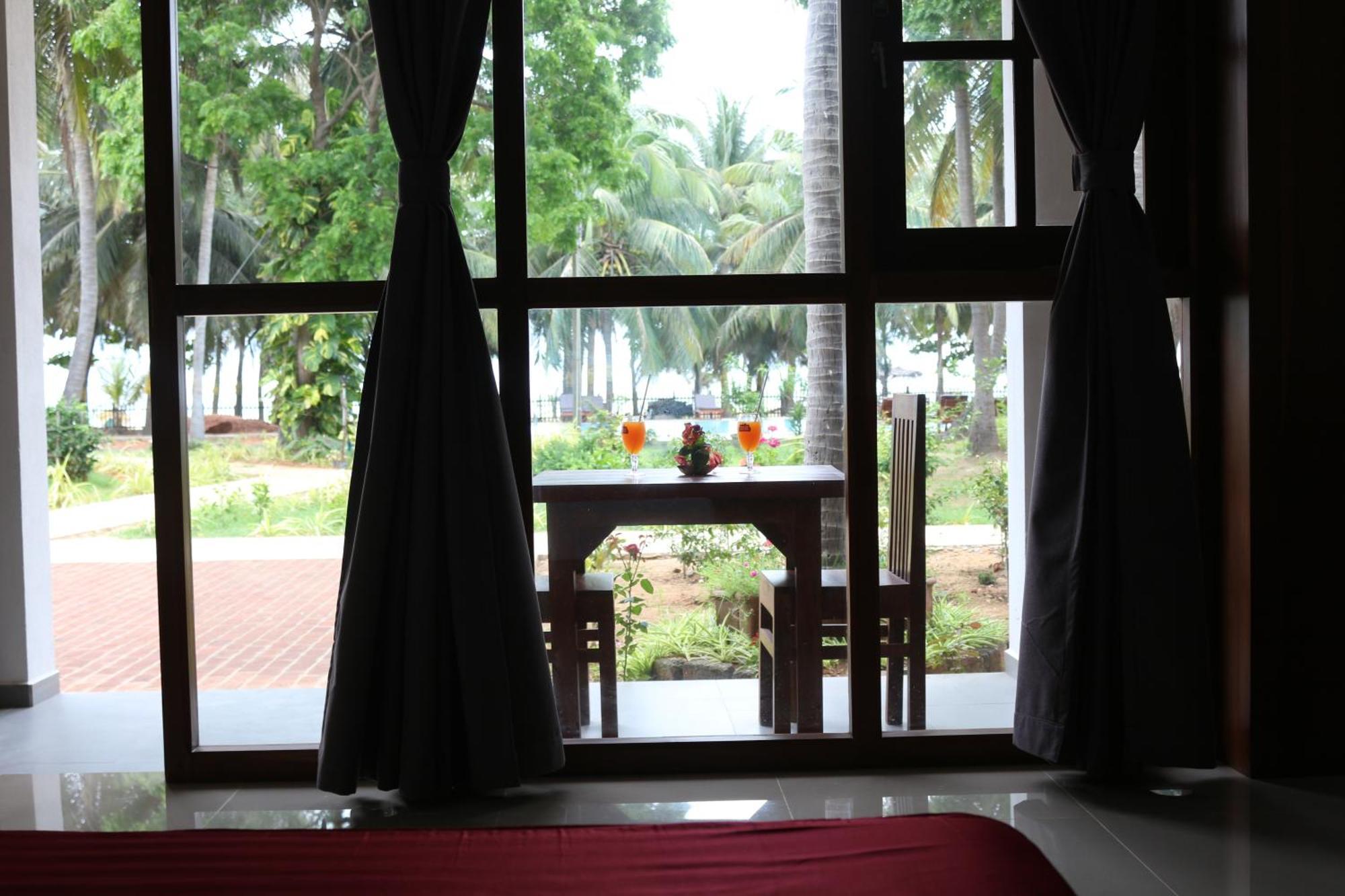 High Park Hotel Nilaveli Ngoại thất bức ảnh