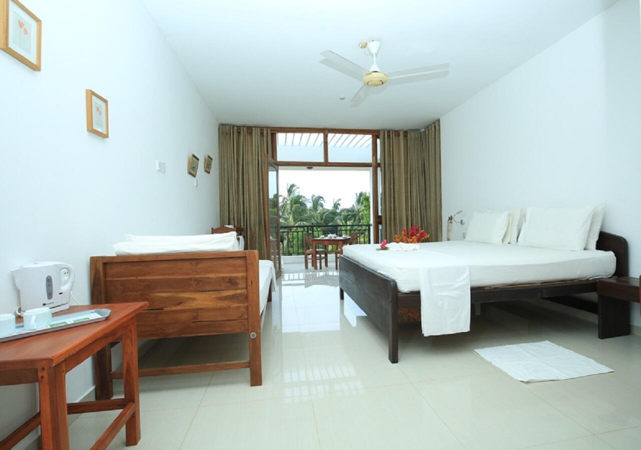 High Park Hotel Nilaveli Ngoại thất bức ảnh